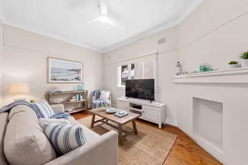 2/71 Lower Bent Street, Neutral Bay Leased by Aurora Property