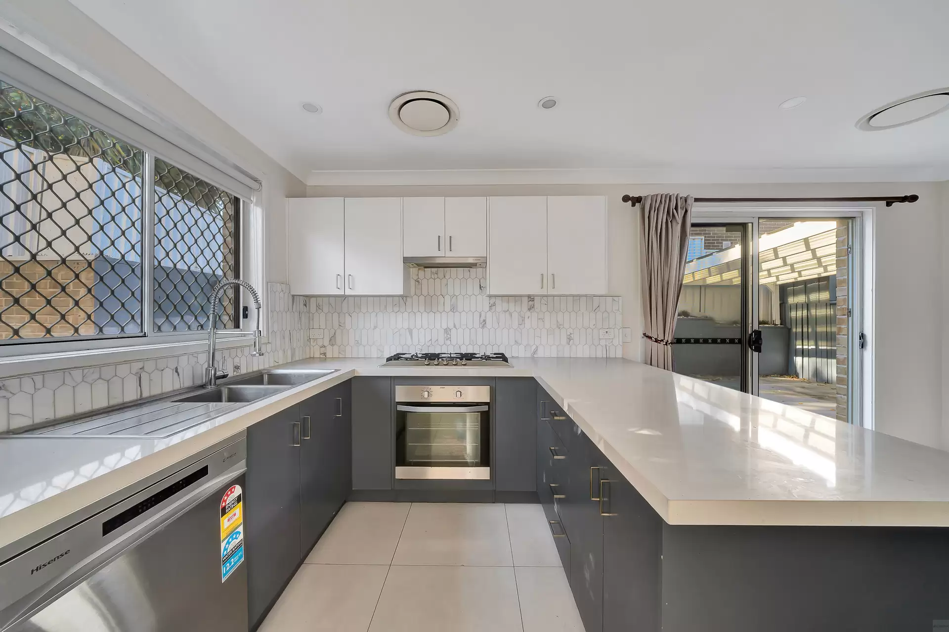 1/37 Binalong Road, Pendle Hill For Lease by Aurora Property - image 3