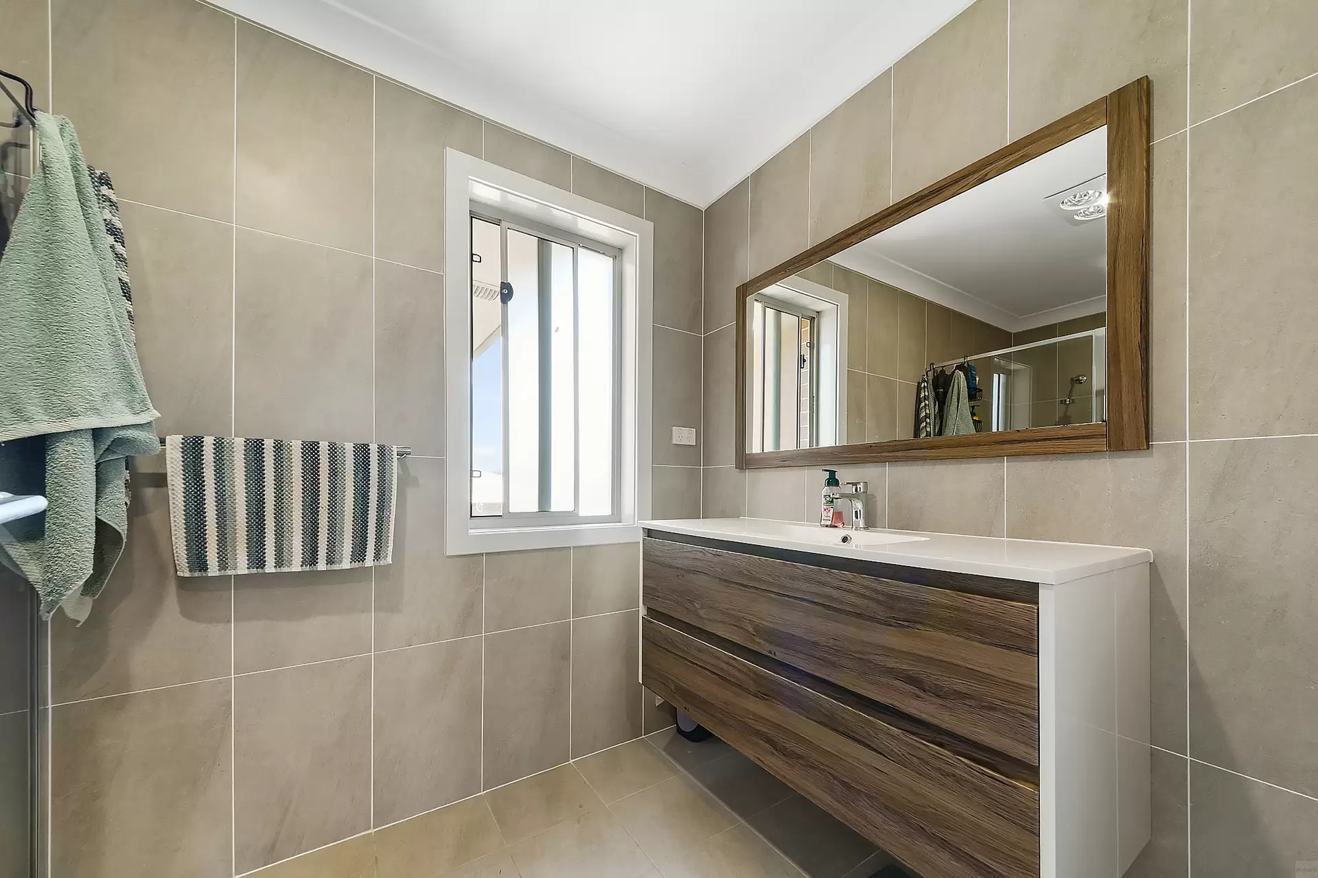 121 Mary An Drive, Glenfield For Sale by Aurora Property - image 2